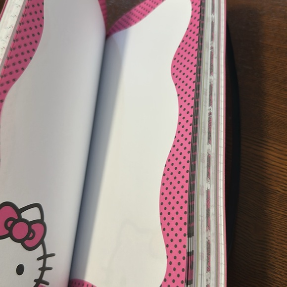 Hello Kitty Journal - Picture 5 of 7